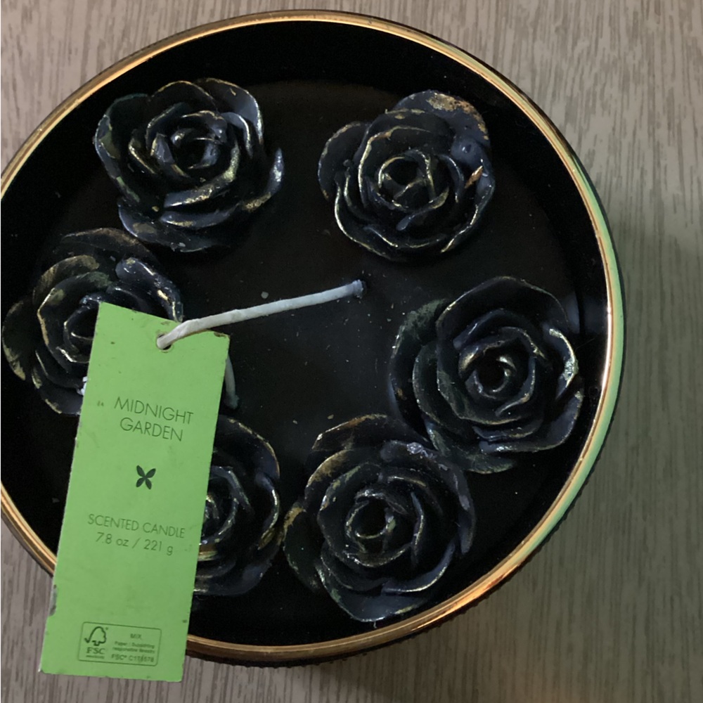 Christian Lacroix Black Rose Candle Midnight Garden Scent NWT - Picture 3 of 7